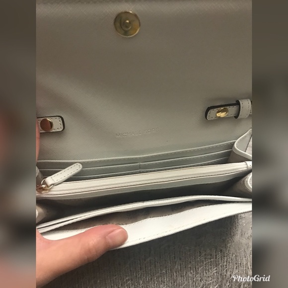 Michael Kors Wallet/Crossbody clutch - Picture 4 of 5